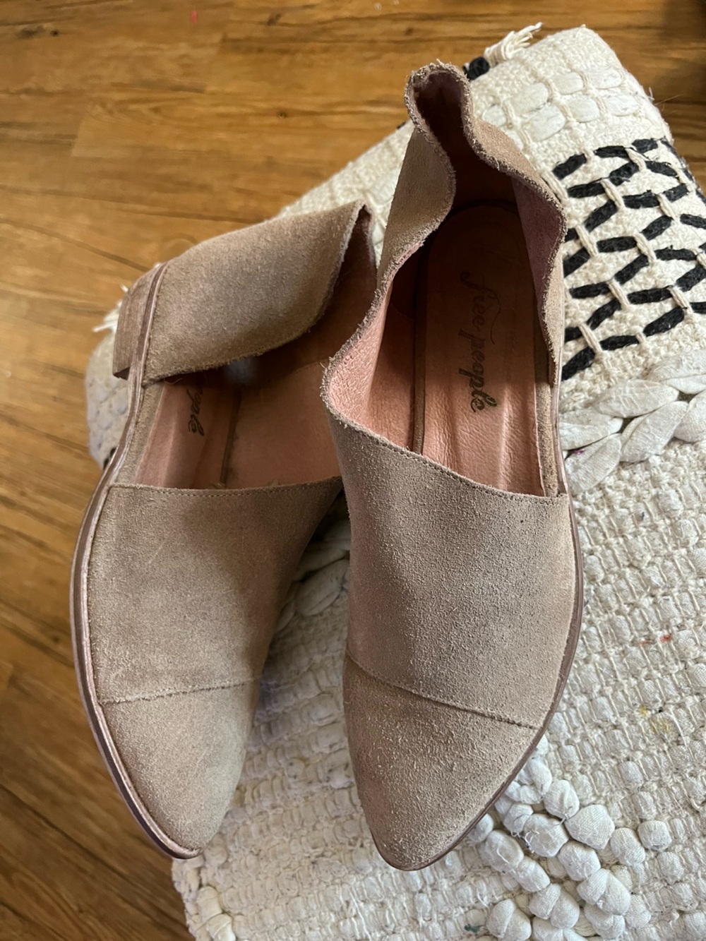 Free People Royale Tan Suede Flats – Size 39 Boho Festival Coachella Leather